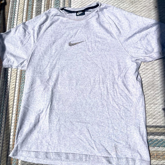 Men’s Nike Recycled Logo Tshirt - Size Medium - Picture 2 of 5